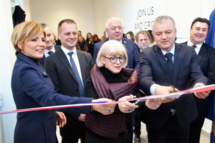 Slika /arhiva_gospodarstvo/public/downloaded/Inkubatori_VPŽ naslovna.JPG